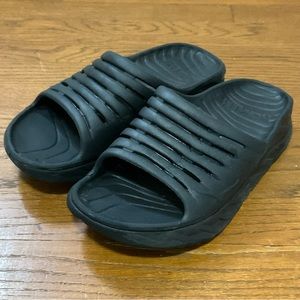 HOKA ONE ONE RECOVERY BLACK SLIDES VGUC WOMENS 10 MENS 8